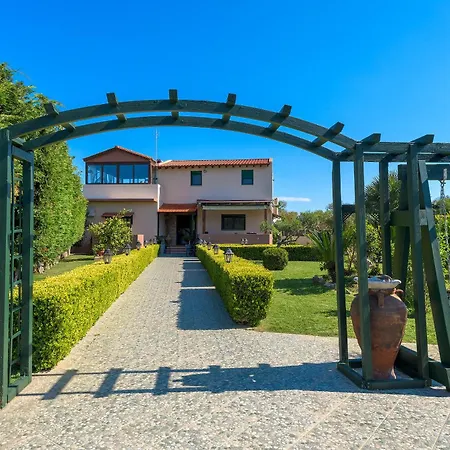 Vera Villa *